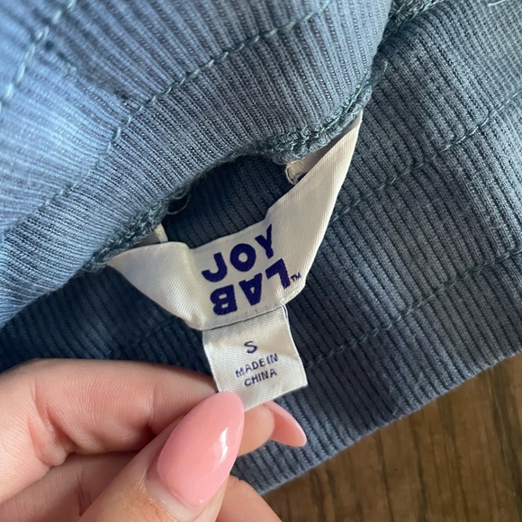 Blue flowy shorts size medium - Picture 3 of 3